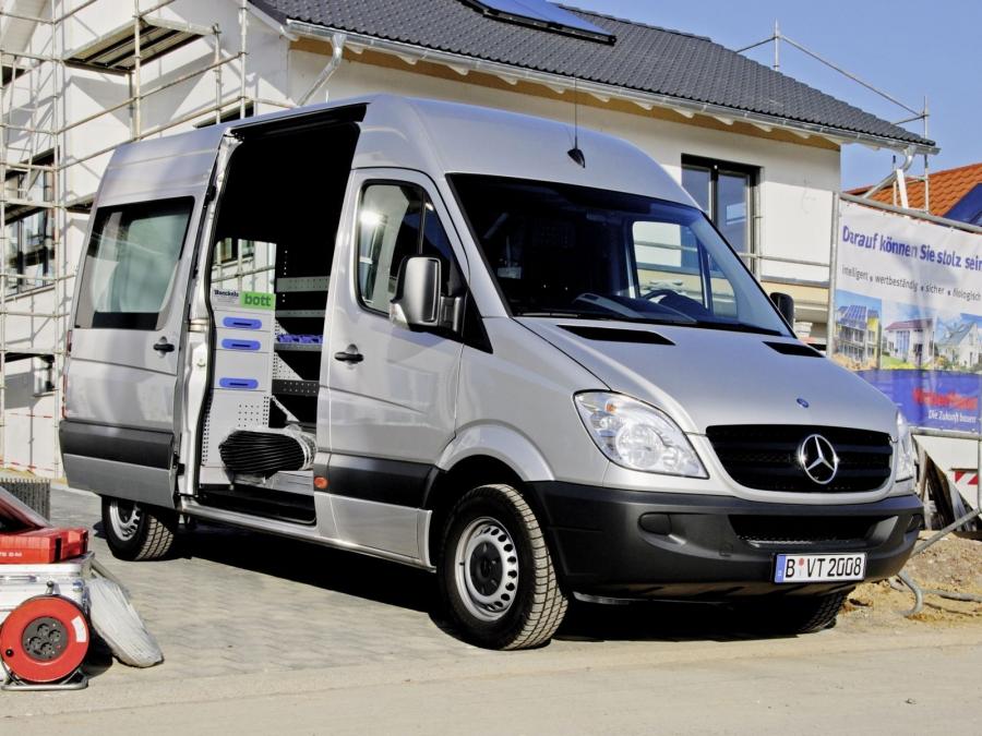  Mercedes-Benz Sprinter High Roof Van 2006 года  (фото 2 из 33)